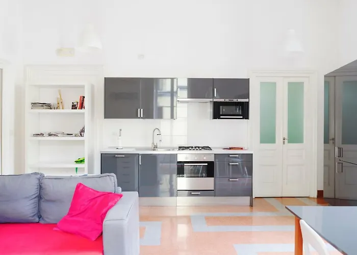 Апартаменты Casa Conforti Luminosa In Centro Неаполь